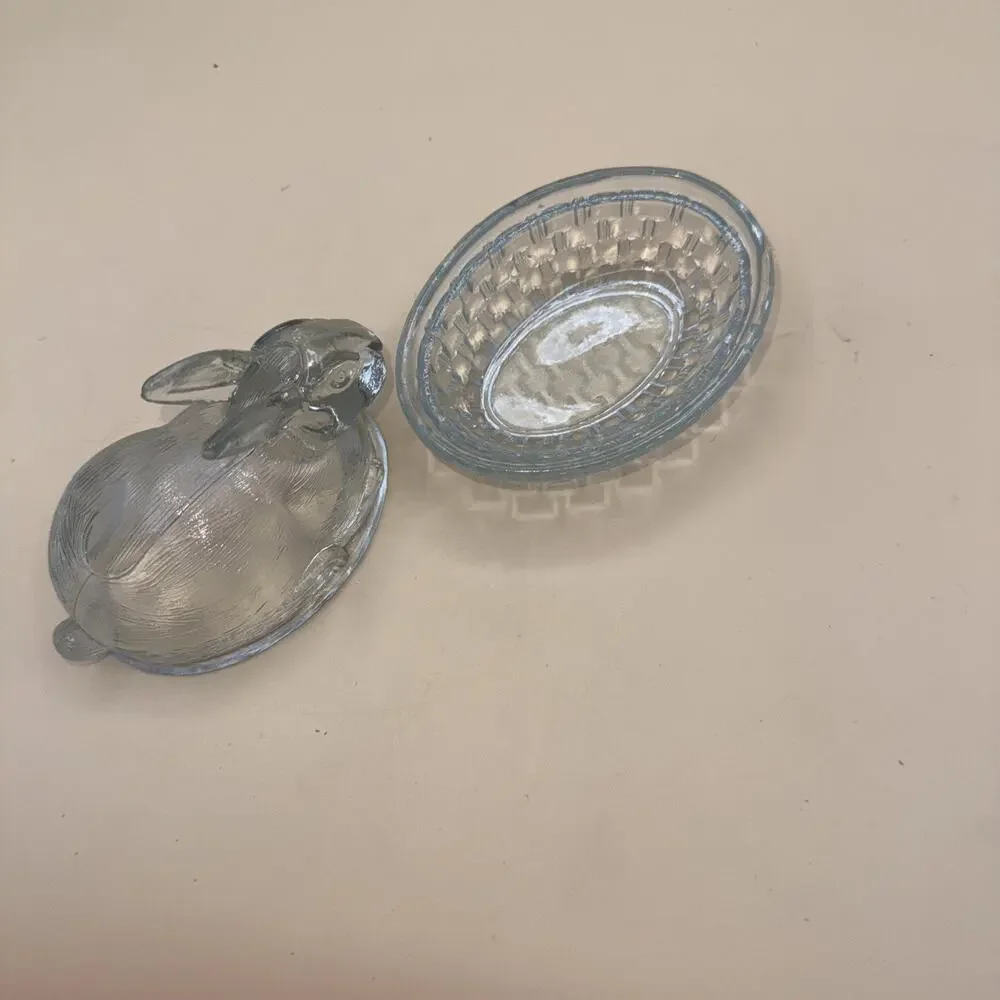 Vintage LE SMITH Glass Bunny Rabbit Covered Candy Dish 4.5